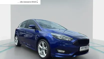Gebraucht Ford Focus ST-Line 125 PS (91 kW) 2018 Blau Limousine
