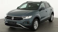 Petroleum blue metallic Neu 2025 VW T-Roc Life SUV | 31.445 € (Superpreis)