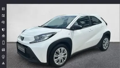 Gebraucht Toyota Aygo X X-play 72 PS (52 kW) 2023 Weiß SUV