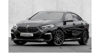 Black sapphire Gebraucht 2024 BMW M235 Efficient Dynamics Coupé | 39.740 € (Fairer Preis)