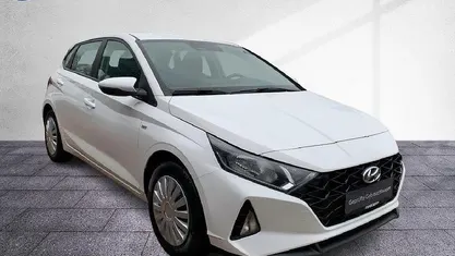 Gebraucht Hyundai i20 Select 101 PS (74 kW) 2022 Atlas white / sol Limousine