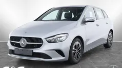 Metalliclack hightechsilber Gebraucht 2024 Mercedes B180 Progressive Van / Kleinbus | 29.990 € (Fairer Preis)