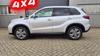 Silky silver metallic Neu 2025 Suzuki Vitara Comfort SUV | 26.090 € (Guter Preis)
