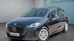 Schwarz Gebraucht 2024 BMW 220 Active Tourer Van / Kleinbus | 32.499 € (Fairer Preis)