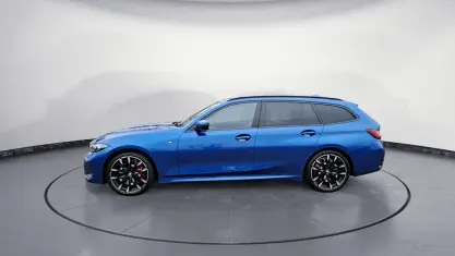 Używany BMW 320 M Sport 190 KM (139 kW) 2024 Niebieski Kombi