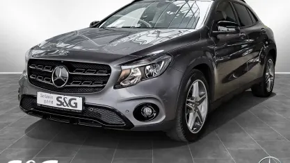 Gebraucht Mercedes GLA220 Night 170 PS (125 kW) 2018 Metalliclack mountaingrau SUV