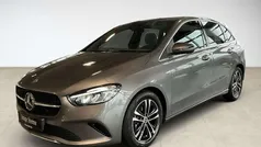 Grau Gebraucht 2024 Mercedes B200 Progressive Van / Kleinbus | 32.550 € (Fairer Preis)