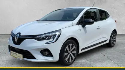 Gebraucht Renault Clio V SE 67 PS (49 kW) 2023 Weiß Kleinwagen