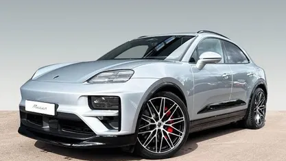 Silber Neu 2025 Porsche Macan 4 Electric SUV | 140.024 € (Teuer)