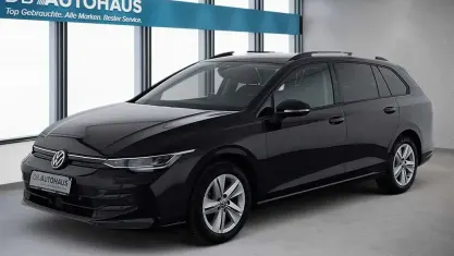 Gebraucht VW Golf VIII Life 150 PS (110 kW) 2025 Schwarz Kombi