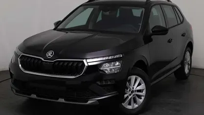 Grau, graphite grau Neu 2025 Skoda Kamiq Selection SUV | 25.979 € (Fairer Preis)
