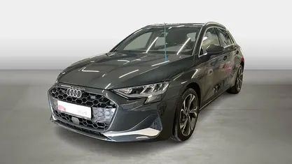 Grau Gebraucht 2025 Audi A3 Advanced Limousine | 32.410 € (Superpreis)