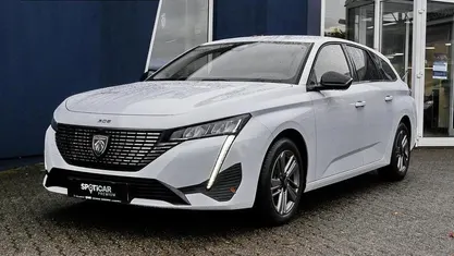 Weiß Gebraucht 2024 Peugeot 308 SW Allure Kombi | 23.741 € (Fairer Preis)