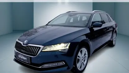 Gebraucht Skoda Superb Style 200 PS (147 kW) 2022 Lavablau metallic Kombi