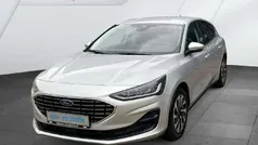 Polarsilber metallic Gebraucht 2025 Ford Focus Titanium Limousine | 23.990 € (Superpreis)