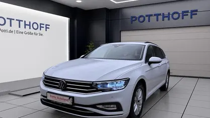 Gebraucht VW Passat Business 150 PS (110 kW) 2023 Kombi