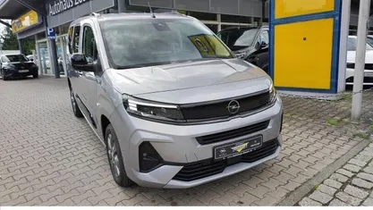 Gebraucht Opel Combo Life 131 PS (96 kW) 2025 Grau Van / Kleinbus