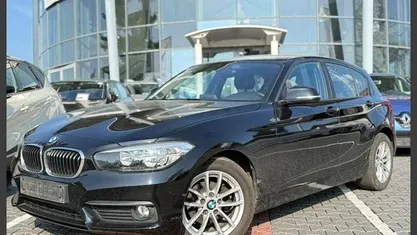 Gebraucht BMW 118 Advantage 136 PS (100 kW) 2016 Schwarz (schwarz ii) Kleinwagen