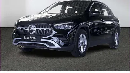 Gebraucht Mercedes GLA200 163 PS (119 kW) 2024 Unilack nachtschwarz SUV
