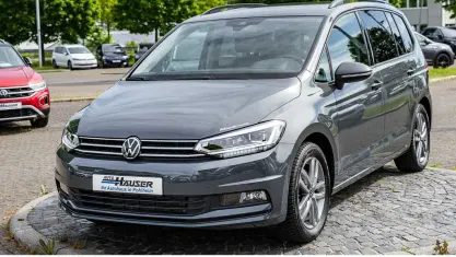 Gebraucht VW Touran Comfortline 150 PS (110 kW) 2025 Grau Van / Kleinbus