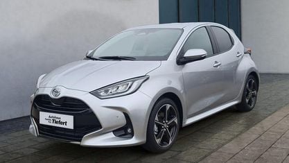 Nouvelle Toyota Yaris Hybrid Style 131 ch (96 kW) 2025 Argent Berline