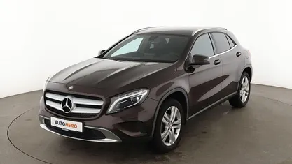 Braun Gebraucht 2016 Mercedes GLA200 Urban SUV | 18.130 € (Fairer Preis)
