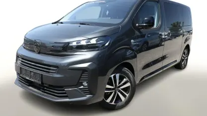 Neu Peugeot Traveller Allure 177 PS (130 kW) 2025 Titaniumgrau metallic Van / Kleinbus