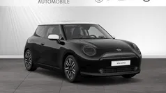 Midnight black metallic Gebraucht 2025 Mini Cooper Kleinwagen | 32.900 € (Fairer Preis)