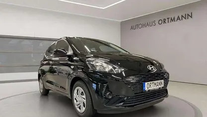 Phantom black / met Gebraucht 2024 Hyundai i10 Select Kleinwagen | 16.890 € (Fairer Preis)