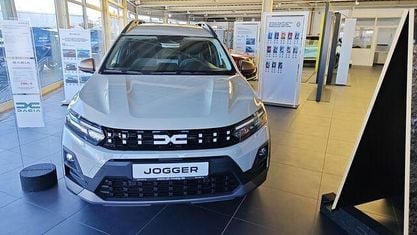 Neu Dacia Jogger Extreme 109 PS (80 kW) 2026 Beige schwarz Van / Kleinbus