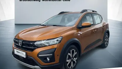 Gebraucht Dacia Sandero Comfort 91 PS (66 kW) 2021 Orange SUV