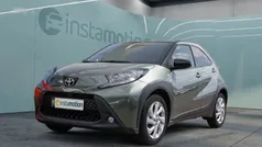 Grün Gebraucht 2023 Toyota Aygo Pulse Kleinwagen | 15.899 € (Fairer Preis)