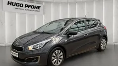 Grau Gebraucht 2016 Kia Ceed 2 Limousine | 10.600 €
