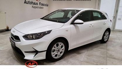 Używany Kia Ceed Vision 140 KM (102 kW) 2025 Biały Hatchback