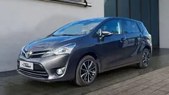 Grau Gebraucht 2017 Toyota Verso Edition-S Van / Kleinbus | 14.990 € (Fairer Preis)