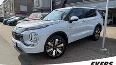 Titanweiß Neu 2025 Mitsubishi Outlander P-HEV Intro Edition Limousine | 46.430 € (Superpreis)