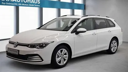 Weiß Gebraucht 2023 VW Golf VIII Life Kombi | 22.890 € (Fairer Preis)