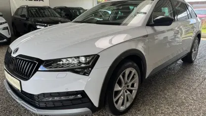 Gebraucht Skoda Superb Scout 4x4 200 PS (147 kW) 2023 : moonweiß  metallic Kombi