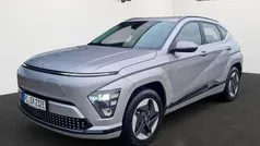 Shimmering silver Gebraucht 2024 Hyundai Kona Advantage SUV | 34.590 € (Fairer Preis)