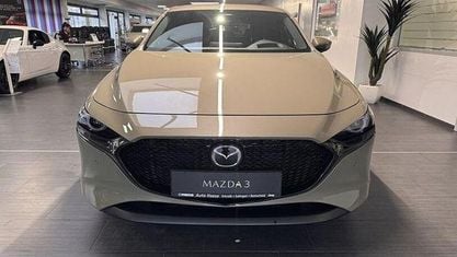 Używany Mazda 3 Exclusive-Line 140 KM (102 kW) 2025 Beżowy Sedan/Limuzyna
