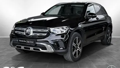 Gebraucht Mercedes GLC300 194 PS (142 kW) 2022 Metalliclack obsidianschwarz met SUV