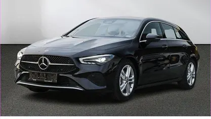 Gebraucht Mercedes CLA180 Shooting Brake 136 PS (100 kW) 2024 Unilack nachtschwarz Kombi
