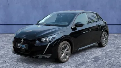 Gebraucht Peugeot e-208 Allure 100 kW (136 PS) 2022 Schwarz Kleinwagen