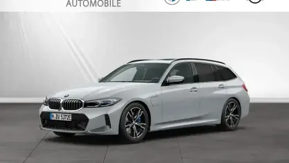 Używany BMW 330e M Sport 292 KM (214 kW) 2025 Szary Kombi