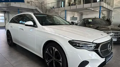 Gebraucht Mercedes E300 Avantgarde 197 PS (144 kW) 2024 Kombi