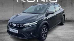 Grau Gebraucht 2023 Dacia Sandero Expression Kleinwagen | 18.800 € (Fairer Preis)
