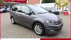 Gebraucht 2015 VW Touran Comfortline Van / Kleinbus | 12.764 € (Fairer Preis)