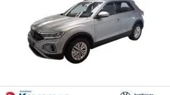 Pyritsilber metallic Gebraucht 2024 VW T-Roc Life SUV | 29.740 € (Guter Preis)