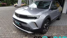 Silber (quarz silber metallic) Gebraucht 2022 Opel Mokka-e Elegance SUV | 19.490 € (Fairer Preis)
