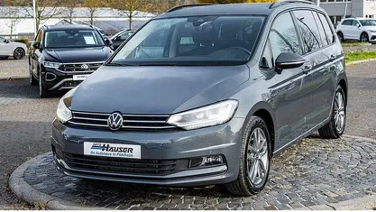 Grau Gebraucht 2025 VW Touran Comfortline Van / Kleinbus | 33.495 € (Fairer Preis)